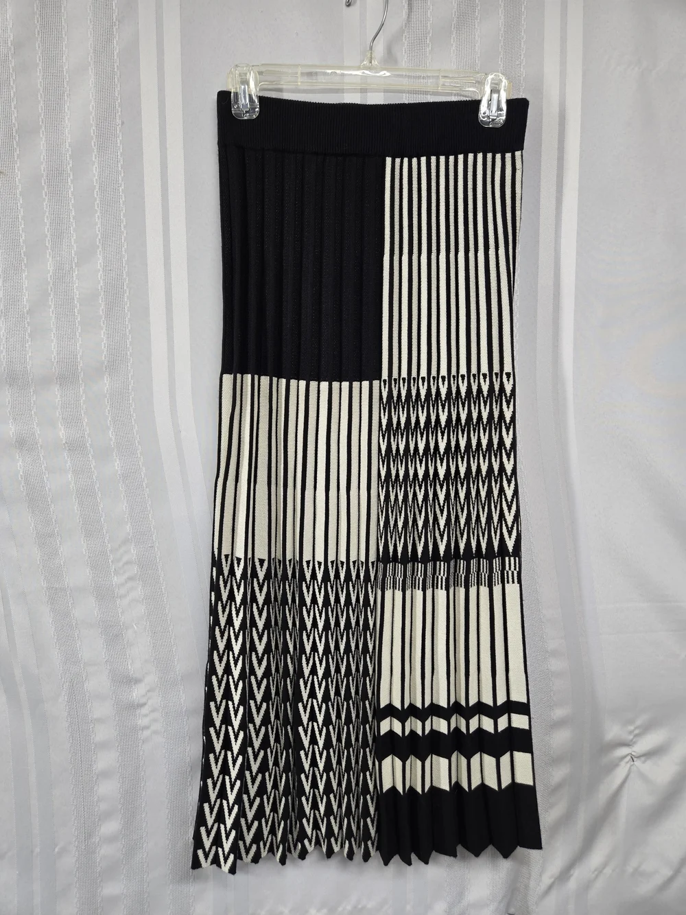 LUNA Black & White Patterned Pleated Midi Skirt SIZE PS